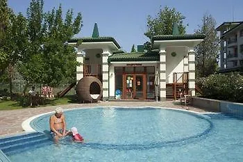 Gt Emerald Resort & Spa Apartments Apartment